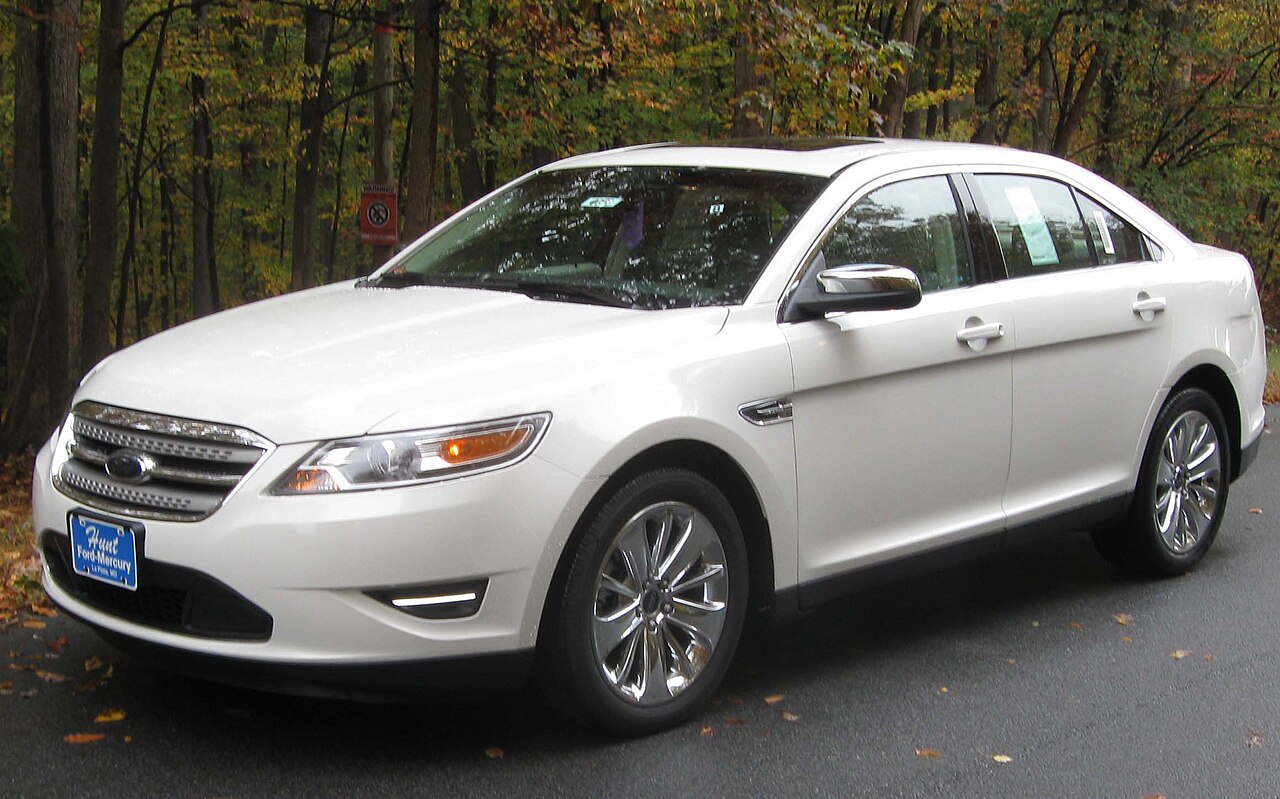 Ford Taurus (sexta generación) 2010