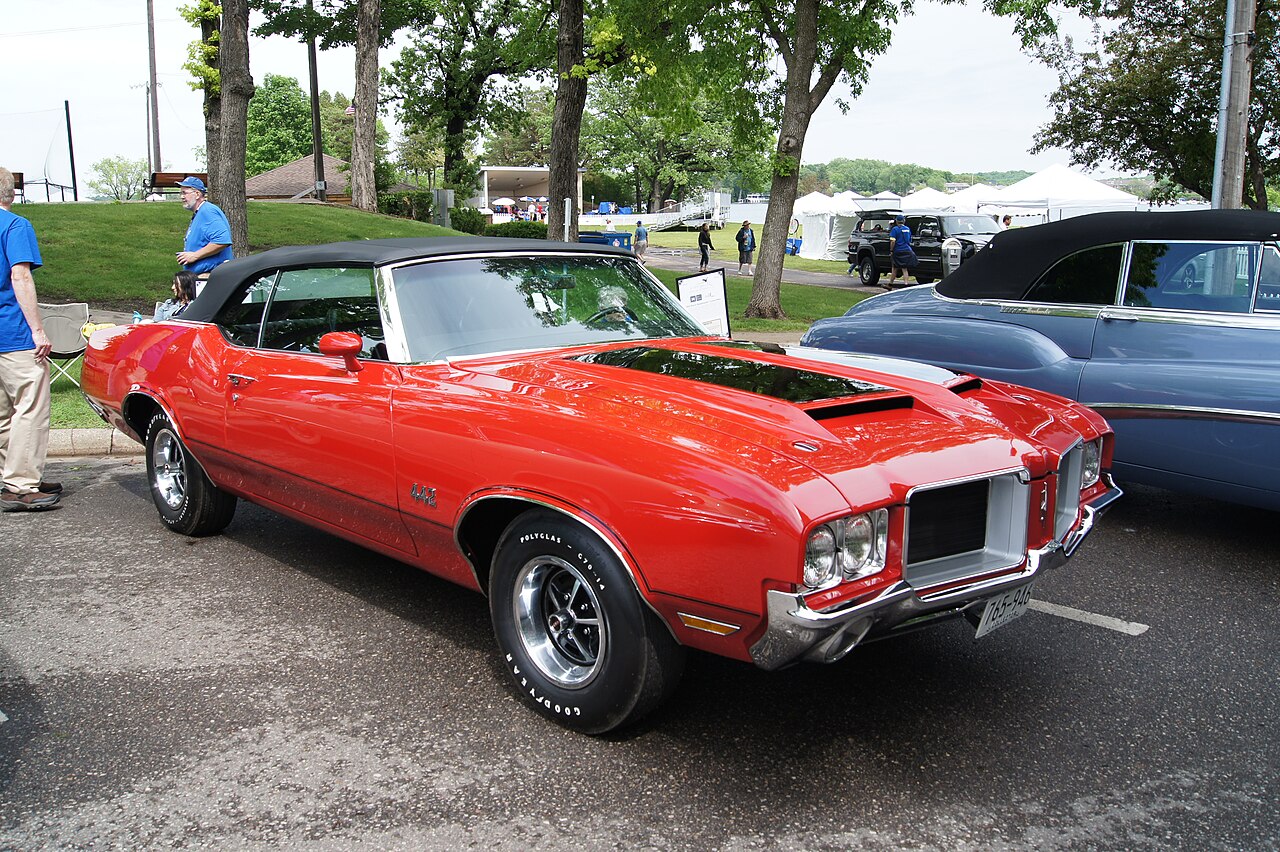 General Motors Oldsmobile 442 1964