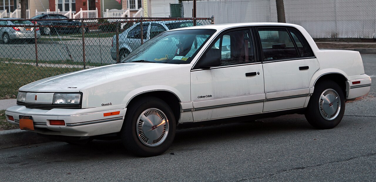 General Motors Oldsmobile Cutlass Calais 1985