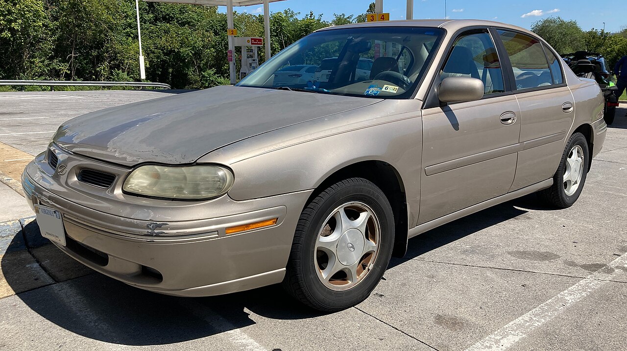 General Motors Oldsmobile Cutlass N-body 1997
