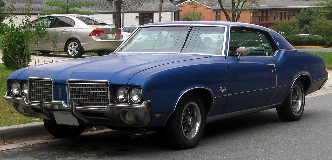 General Motors Oldsmobile Cutlass Supreme 1965