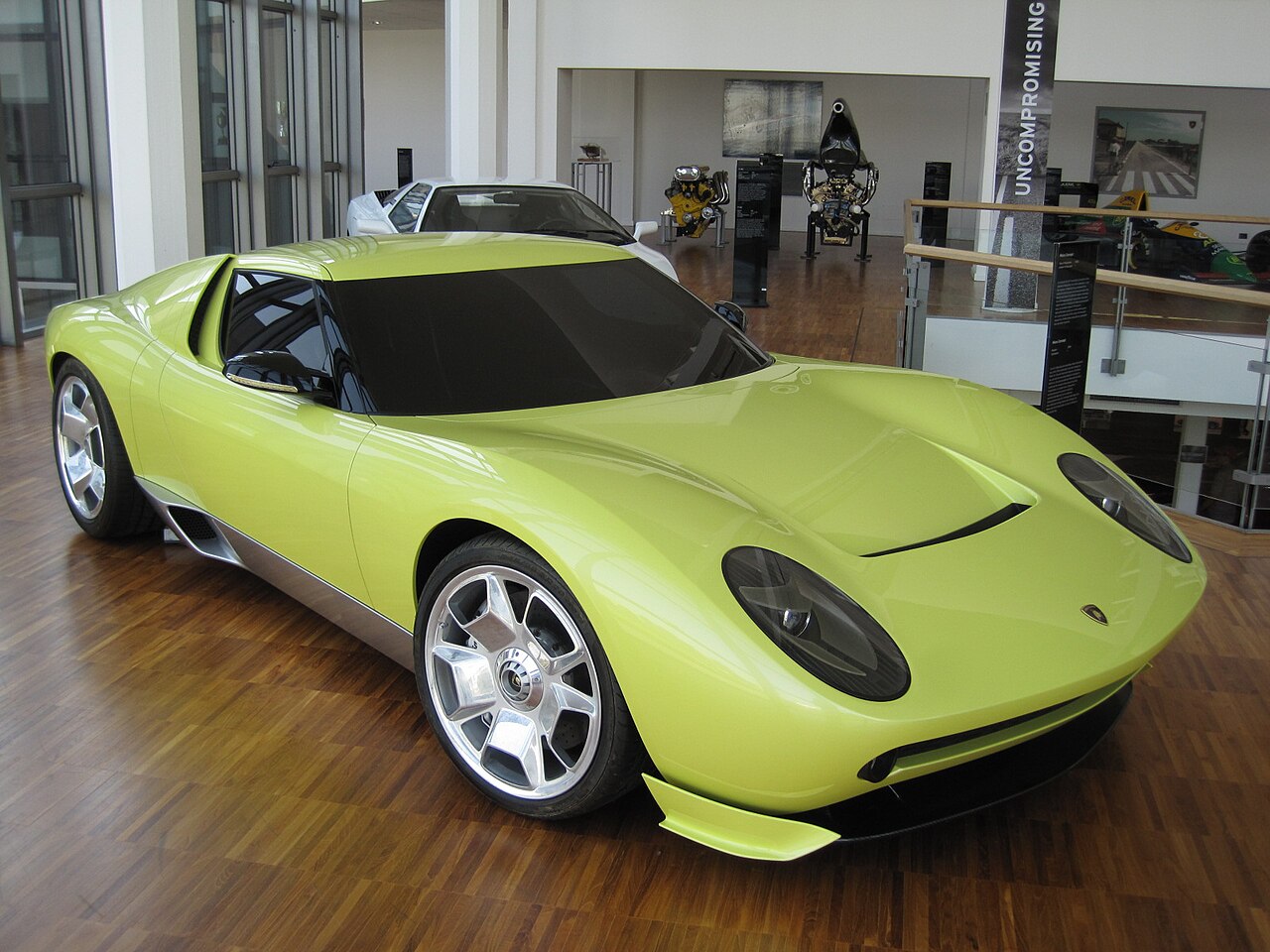 Lamborghini Miura concept 2005