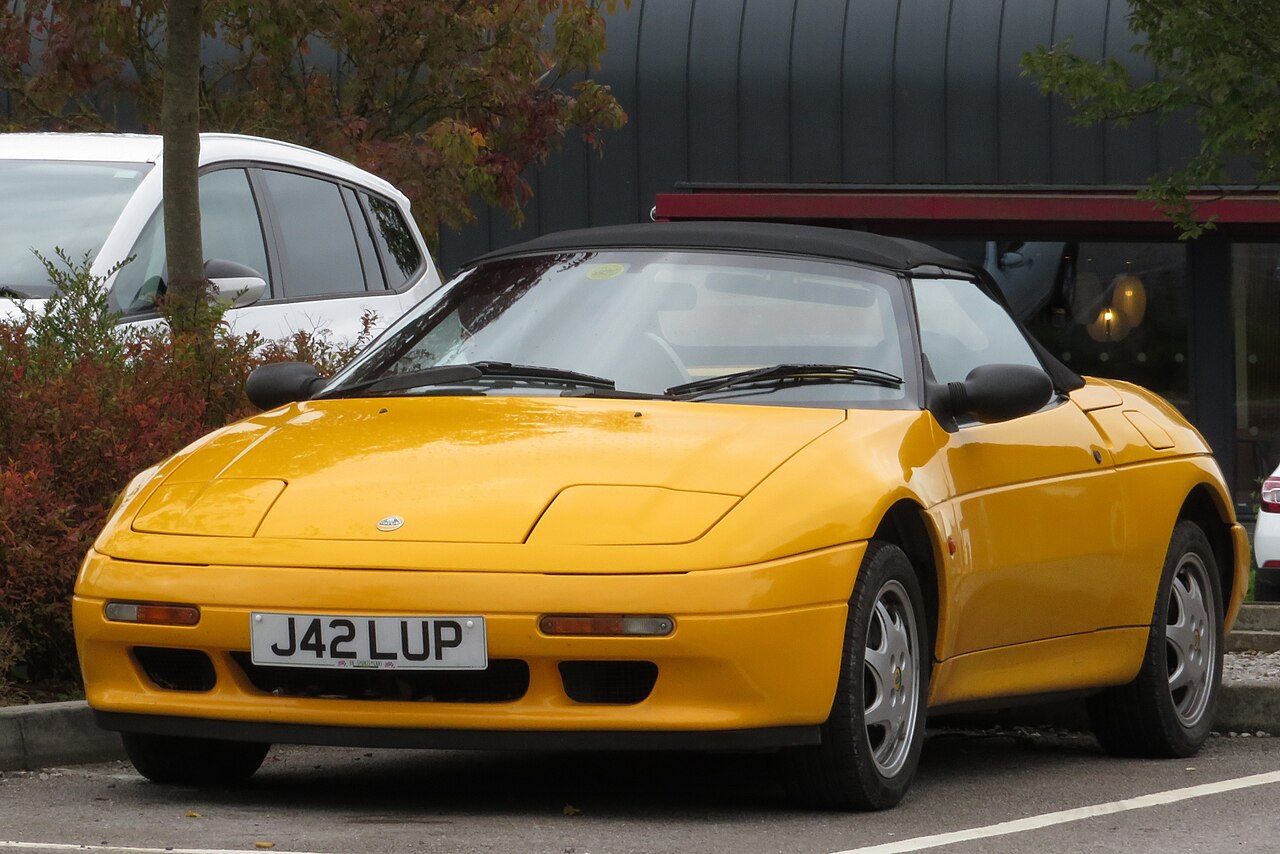 Lotus Elan M100 1989