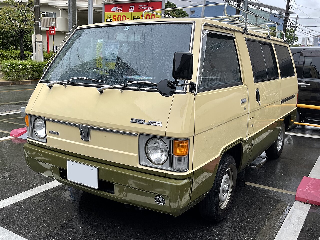 Mitsubishi L300 wagon 1979