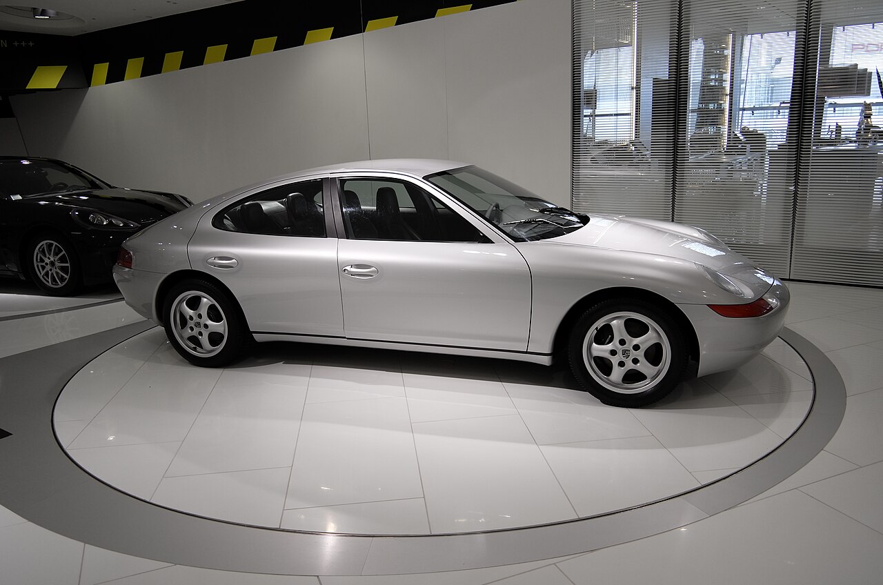 Porsche 989 1988