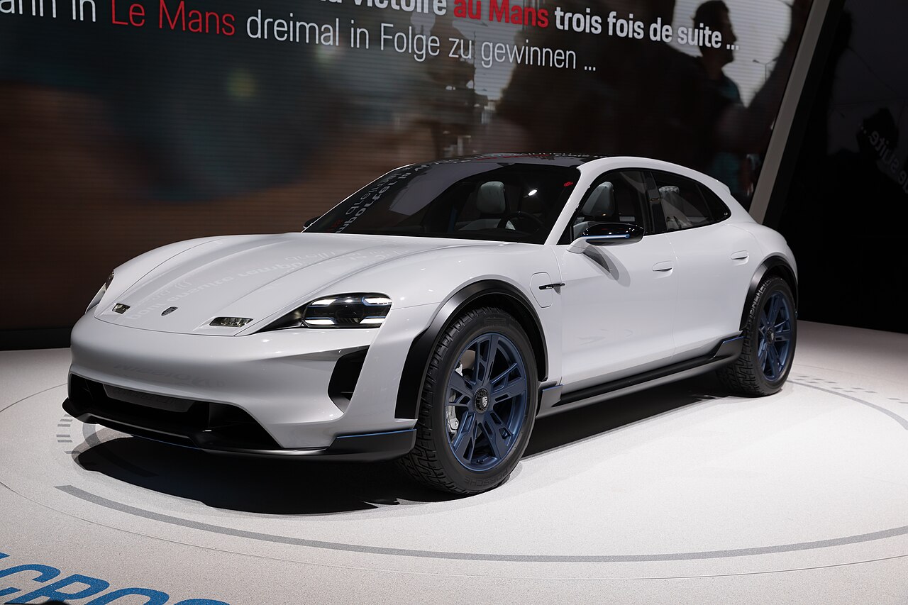Porsche Mission E Cross Turismo 2018