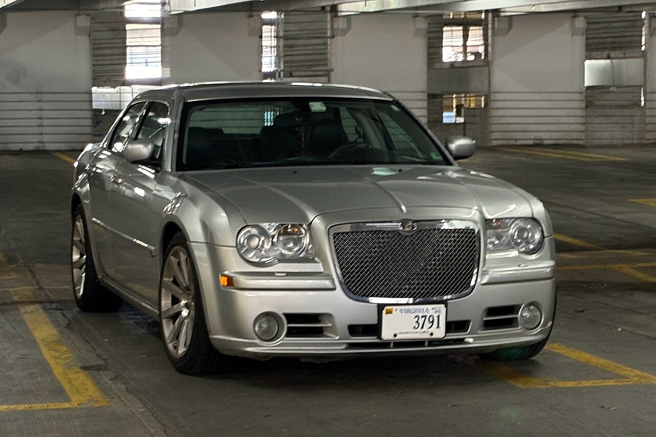 Stellantis North America Chrysler 300 2004