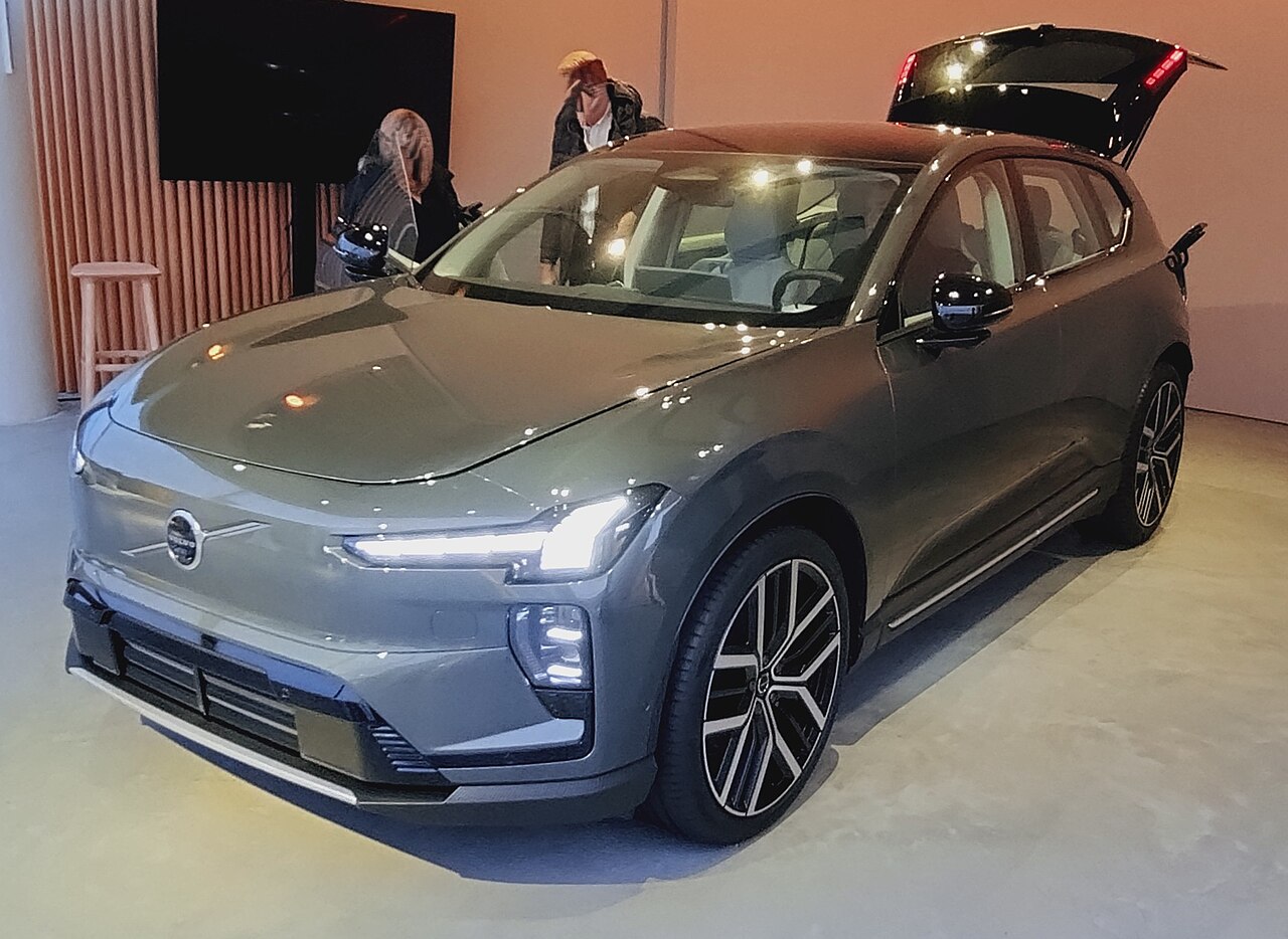 Volvo EX60 2025