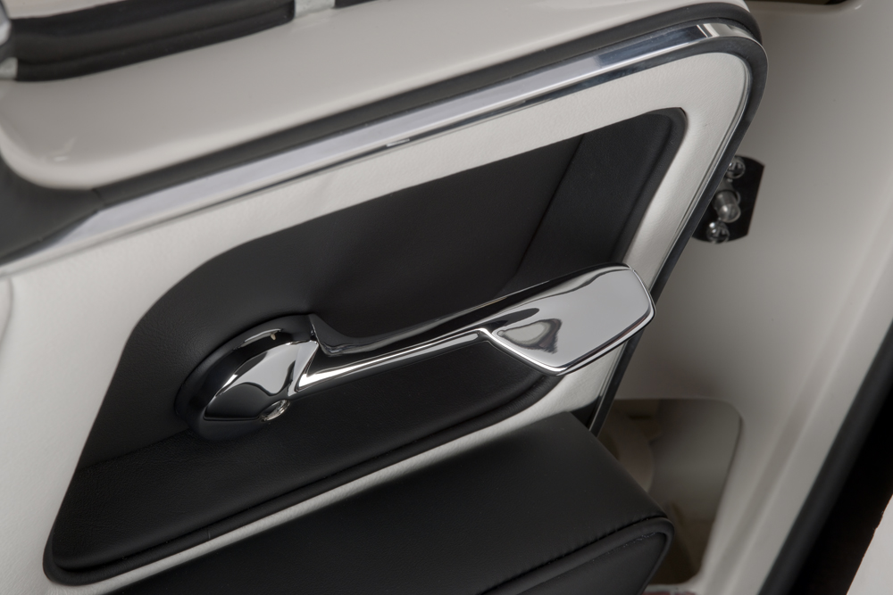 P90229734_highRes_elvis-bmw-507-08-201