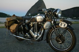 28.04.2004 - Marco Antonio Teixeira - CA - EXCLUSIVO - Norton, a motocicleta usada no filme da viagem de Che Guevara pela America Latina.