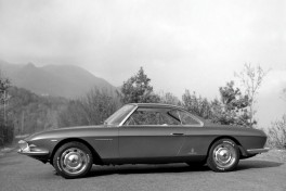 1963_Pininfarina_Fiat_2300_S_Lausanne_Coupe_08
