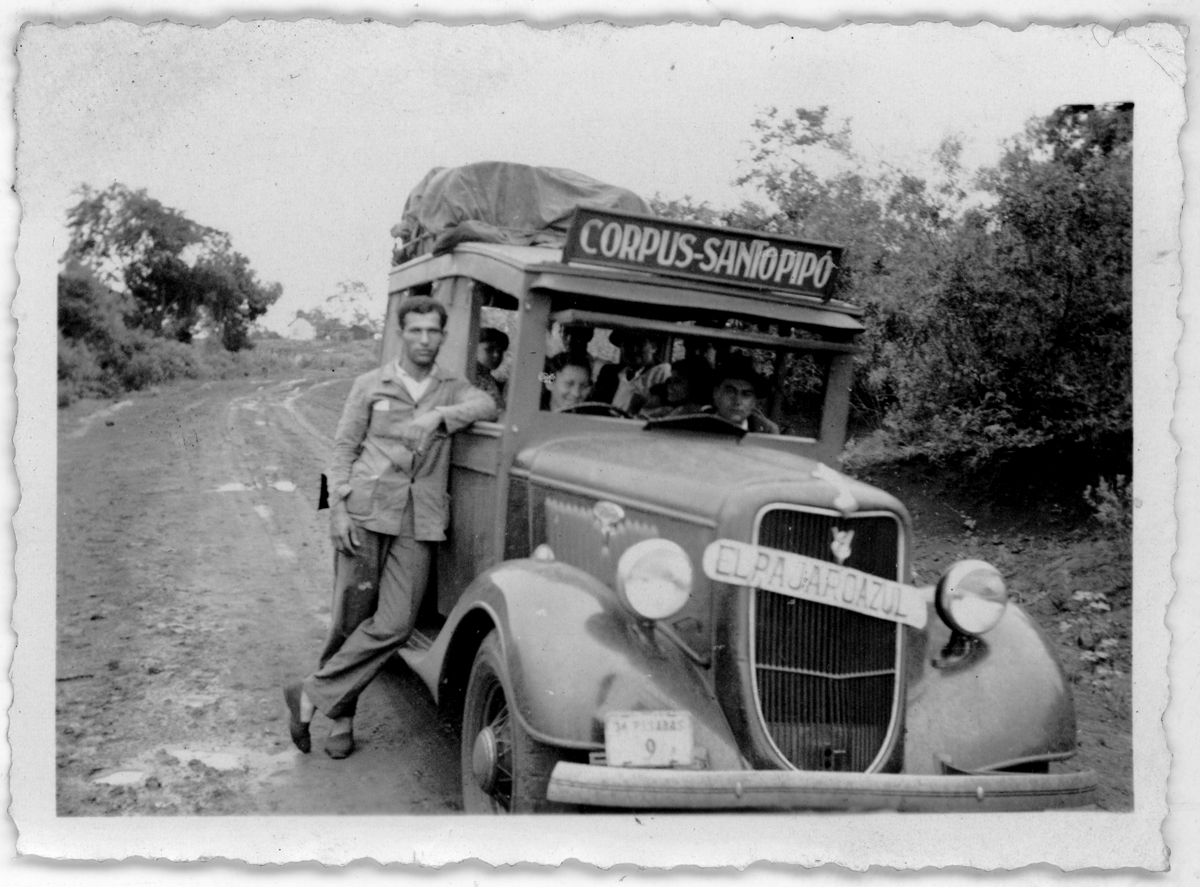 Ford V8 colectivo Misiones