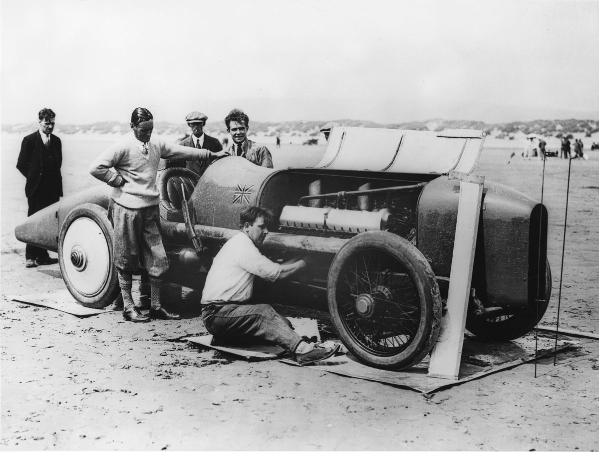 Malcolm Campbell with Sunbeam 350hp at Pendine Sands