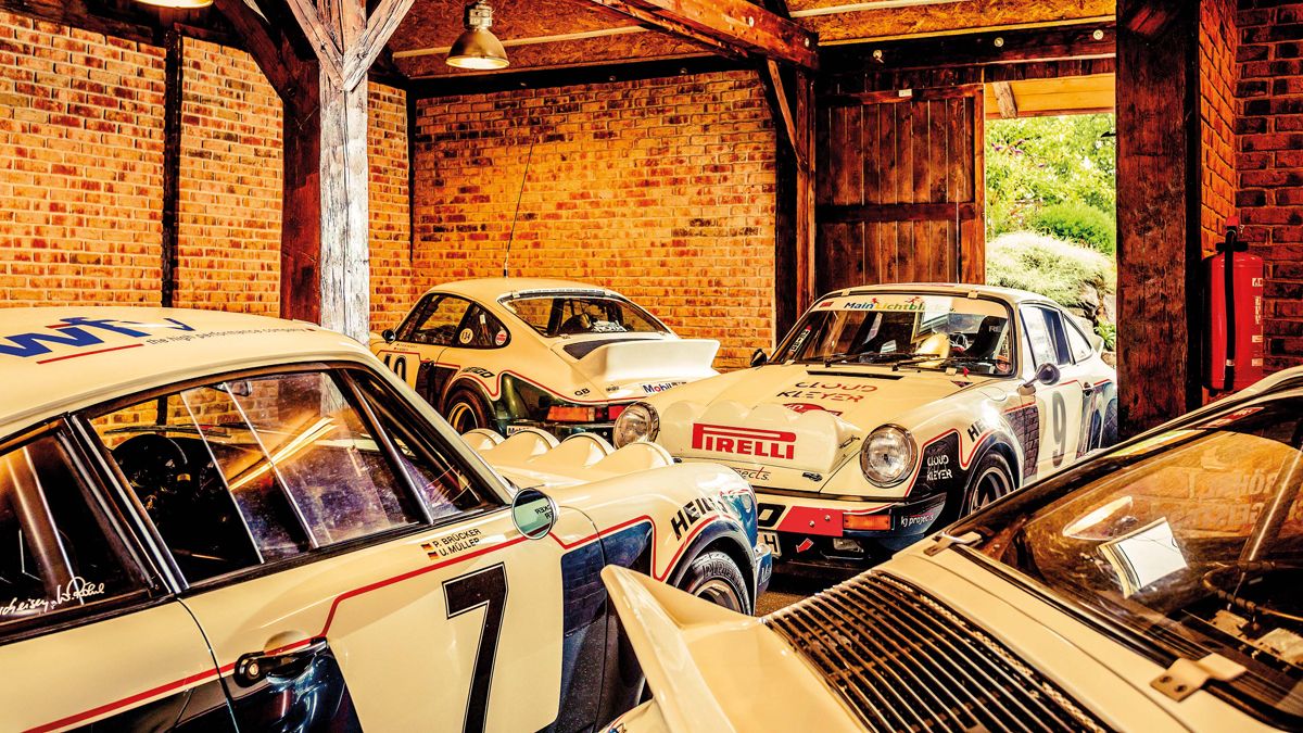 Treffen zum 40-jaehrigen Jubilaeum der HEIGO Porsche in Mitterfels, Bayern. Die 4 HEIGO Porsche in der Garage von Udo Mueller.