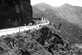 Großer Bergpreis von Brasilien, 28.02.1932. Hans Stuck mit einem Mercedes-Benz Typ SSKL. Stuck gewinnt das Bergrennen in neuer Streckenrekordzeit.