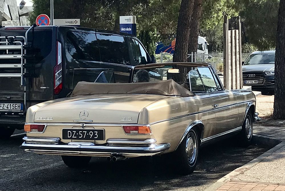 Mercedes Chantal slider